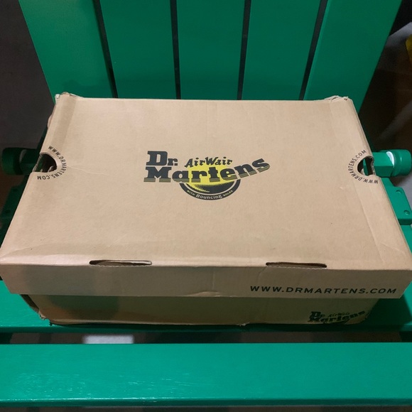 Dr. Martins AirWair in Pascal Pewter - Picture 9 of 11